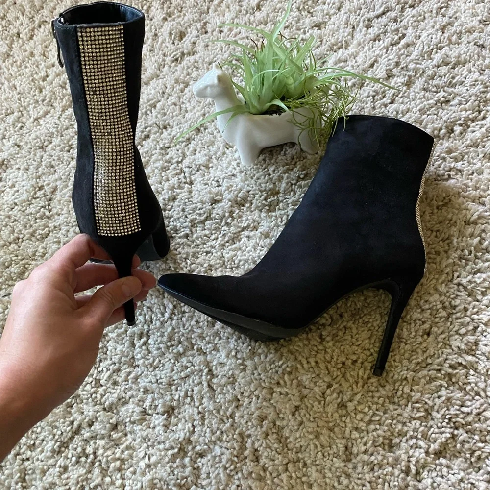 Absolutely stunning pointed toe diamond bejeweled black suade sexy eveni…
